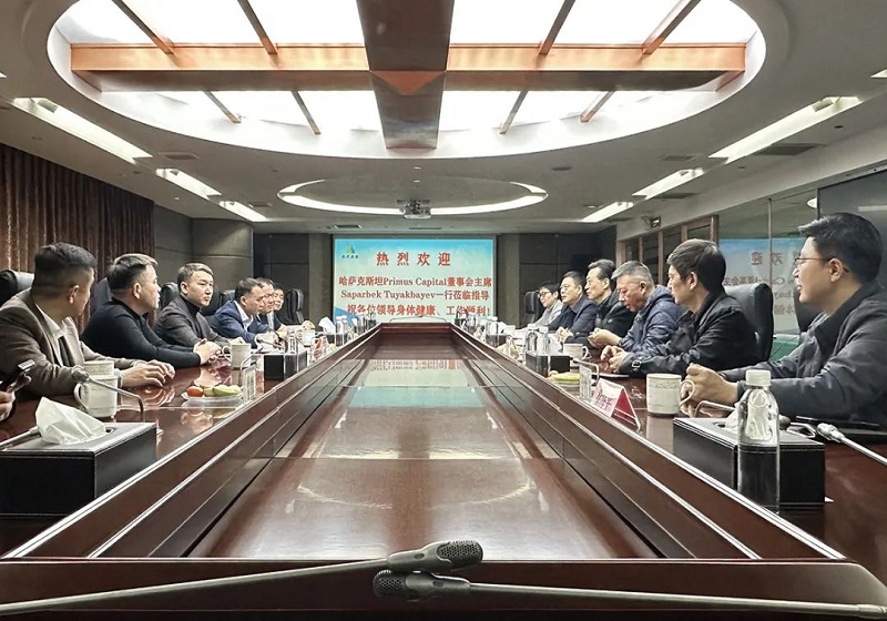 ���_��˹̹Primus Capital������ϯSaparbek Tuyakbayevһ�е��K�м��F(tu��n)�_չ����ǢՄ